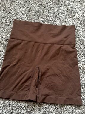SKIMS High-Waist Brown Seamless Shorts